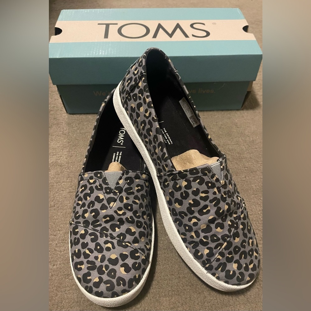 Women’s Toms Shoes